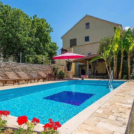 8 Bedroom Gorgeous Home In Kozino Luaran gambar