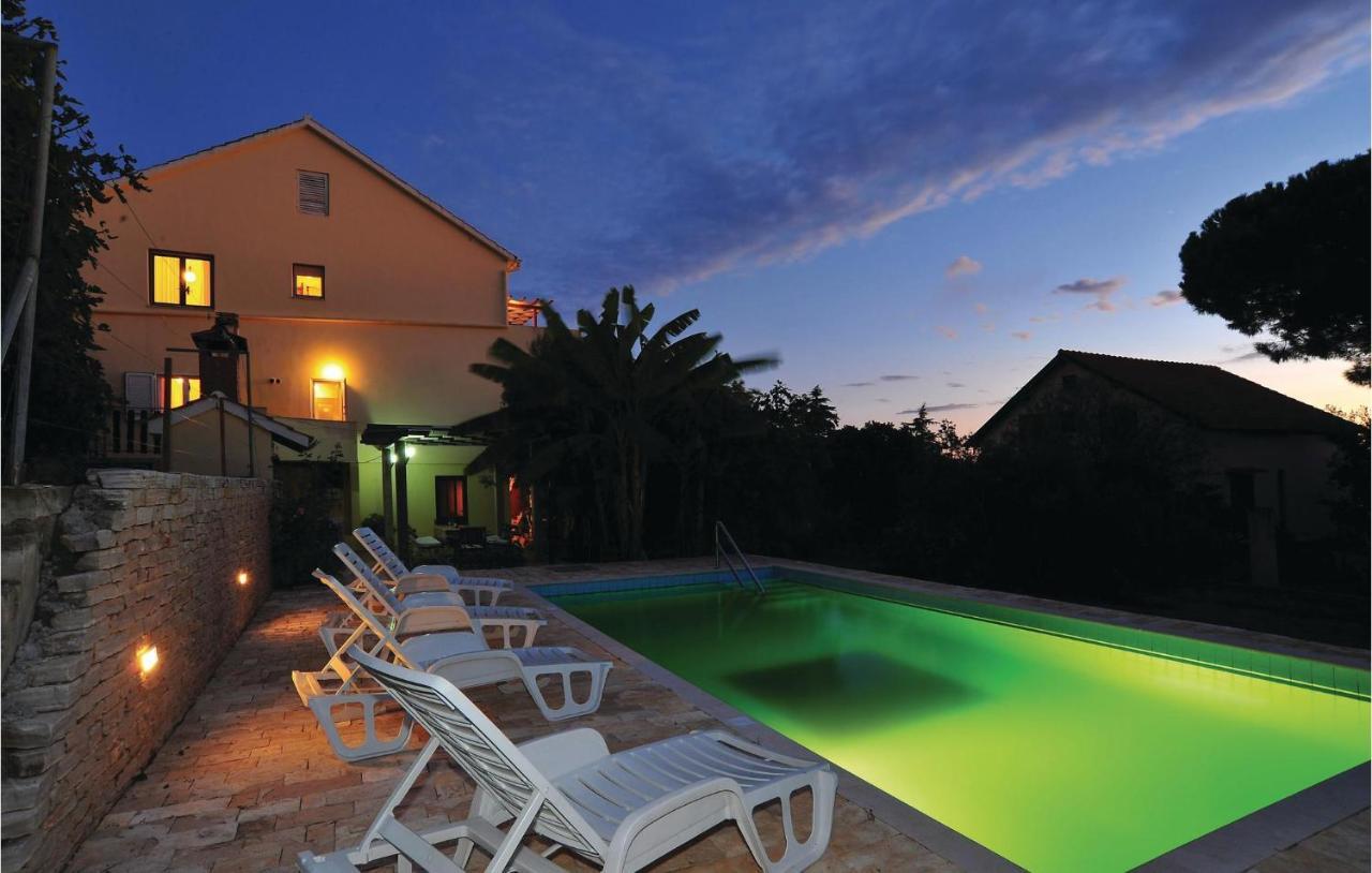 8 Bedroom Gorgeous Home In Kozino Luaran gambar
