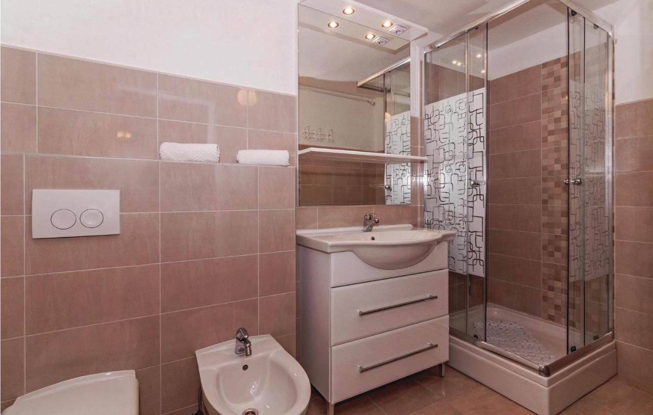 8 Bedroom Gorgeous Home In Kozino Luaran gambar