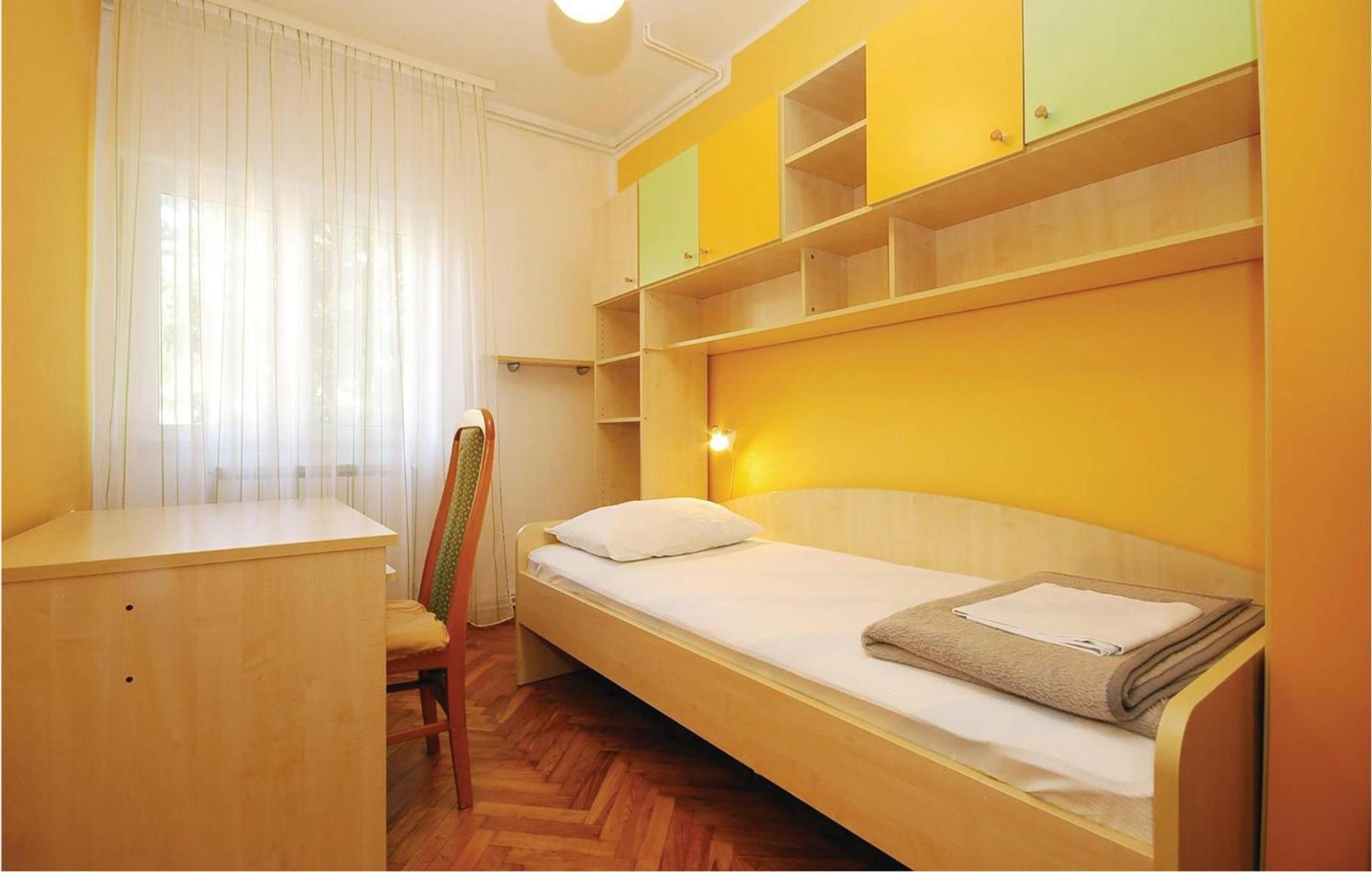 8 Bedroom Gorgeous Home In Kozino Luaran gambar